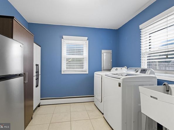 9 Newberry Lane, Levittown PA 19054