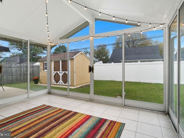 9 Newberry Lane, Levittown PA 19054