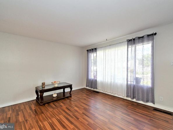 208 Suffolk Road, Fairless Hills PA 19030