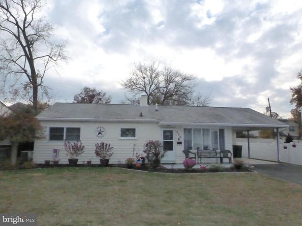 208 Suffolk Road, Fairless Hills PA 19030