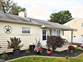 208 Suffolk Road, Fairless Hills PA 19030