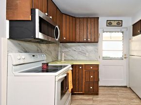 208 Suffolk Road, Fairless Hills PA 19030