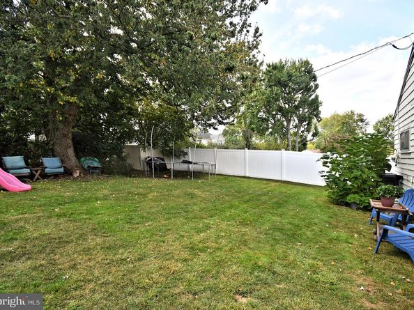 208 Suffolk Road, Fairless Hills PA 19030