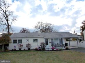 208 Suffolk Road, Fairless Hills PA 19030
