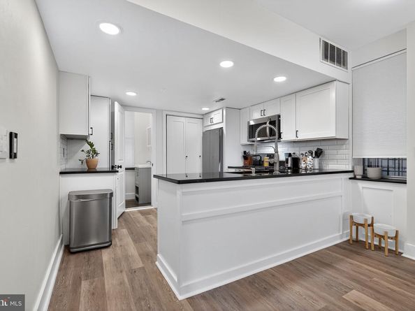 529 S 17TH Street, Philadelphia PA 19146