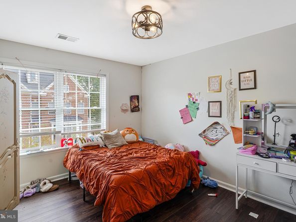 20377 Cottswold Terrace 73, Sterling VA 20165