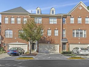 20377 Cottswold Terrace 73, Sterling VA 20165