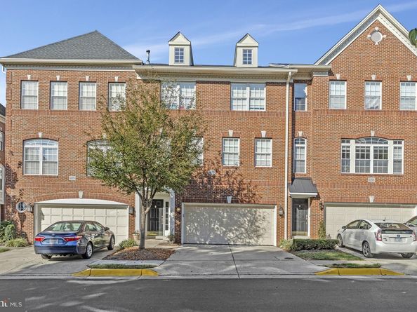 20377 Cottswold Terrace 73, Sterling VA 20165