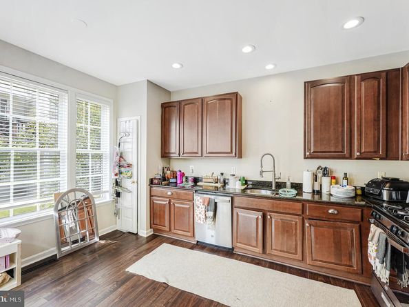 20377 Cottswold Terrace 73, Sterling VA 20165