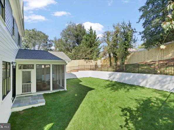 2541 23rd Road N, Arlington VA 22207