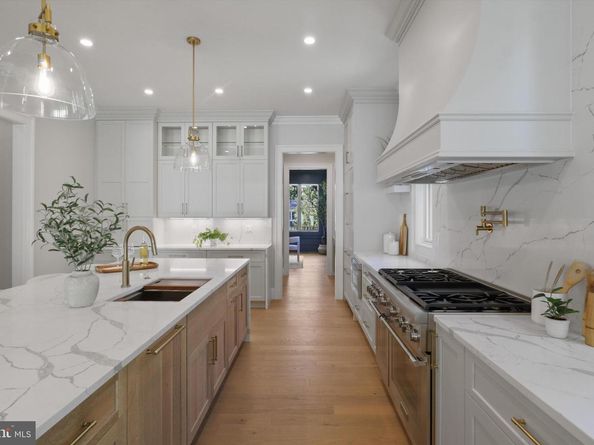 2541 23rd Road N, Arlington VA 22207