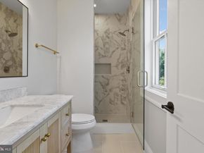 2541 23rd Road N, Arlington VA 22207