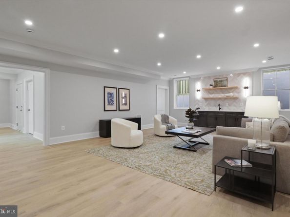 2541 23rd Road N, Arlington VA 22207