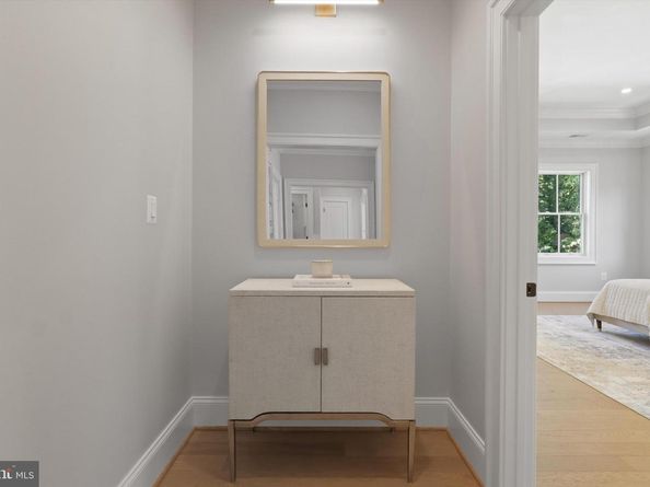 2541 23rd Road N, Arlington VA 22207