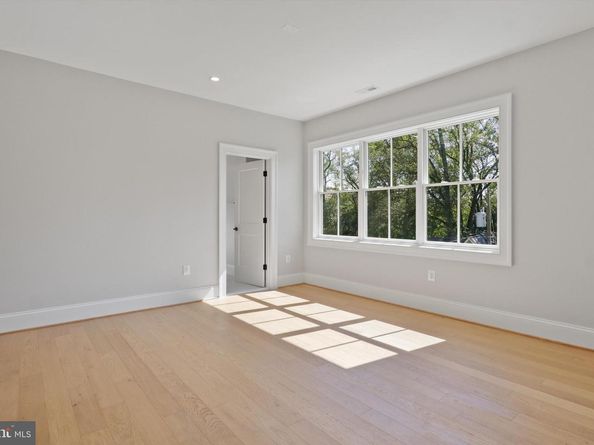 2541 23rd Road N, Arlington VA 22207