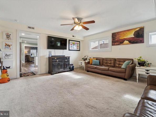 339 Sutton Avenue, Folsom PA 19033