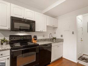 1913 N Rhodes Street N 15, Arlington VA 22201