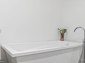 1512 F Street NE 2, Washington DC 20002