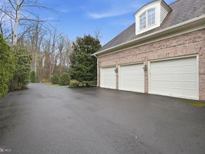 904 Mackall Avenue, Mclean VA 22101