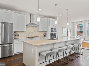 13007 Hattontown Square, Herndon VA 20171