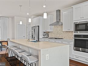 13007 Hattontown Square, Herndon VA 20171