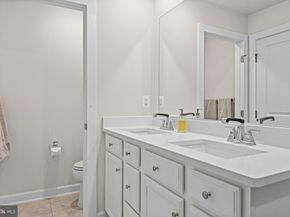 13007 Hattontown Square, Herndon VA 20171