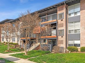 206 Park Terrace Court SE 38, Vienna VA 22180