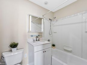 206 Park Terrace Court SE 38, Vienna VA 22180