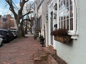 216 N Pitt Street, Alexandria VA 22314