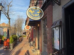 216 N Pitt Street, Alexandria VA 22314