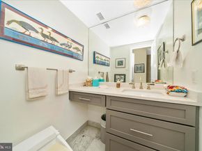 800 25TH Street NW 1003, Washington DC 20037