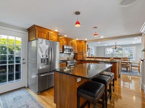 21 Reed St, Marblehead MA 01945