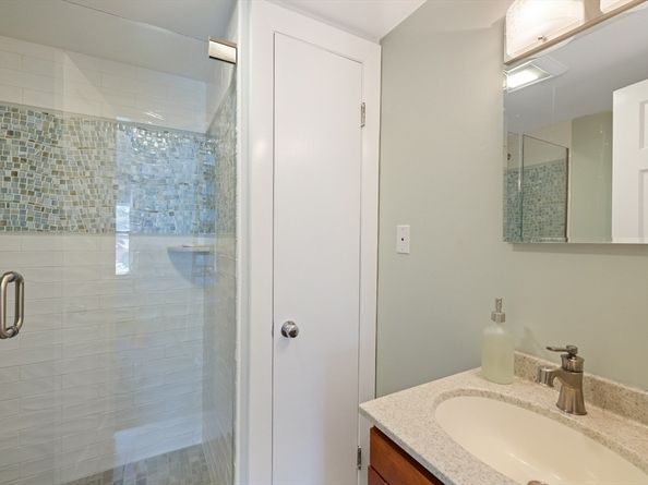 21 Reed St, Marblehead MA 01945