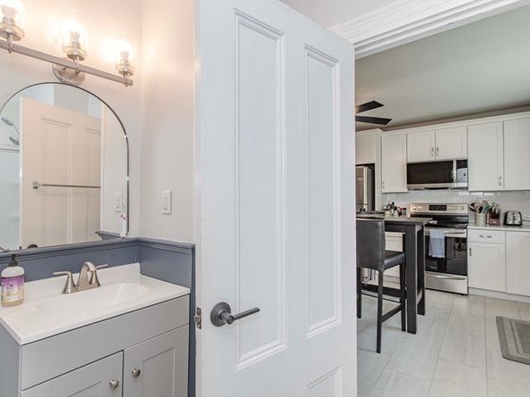 37 Rockland St, Abington MA 02351