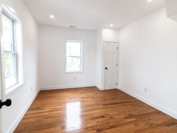 823 Broadway, Everett MA 02149