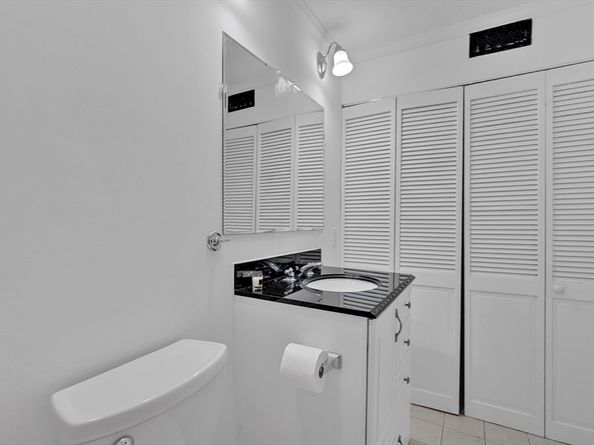 16 Walden Dr 15, Natick MA 01760