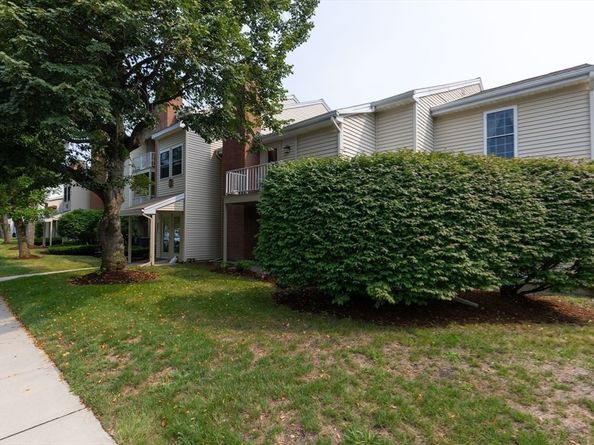 16 Walden Dr 15, Natick MA 01760