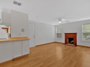 16 Walden Dr 15, Natick MA 01760
