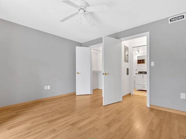 16 Walden Dr 15, Natick MA 01760