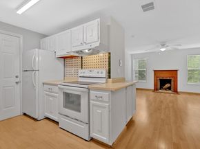 16 Walden Dr 15, Natick MA 01760