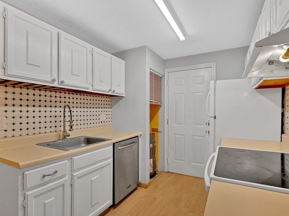 16 Walden Dr 15, Natick MA 01760