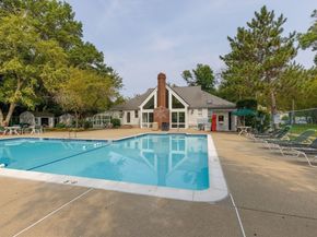 16 Walden Dr 15, Natick MA 01760