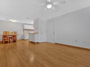 16 Walden Dr 15, Natick MA 01760