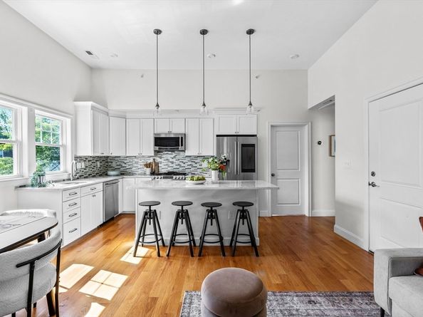 466-468 Medford Street 4, Somerville MA 02145