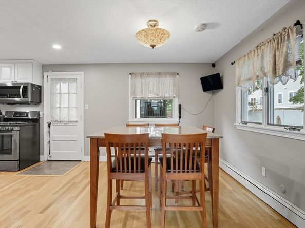 8 Ryan Pl, Swampscott MA 01907