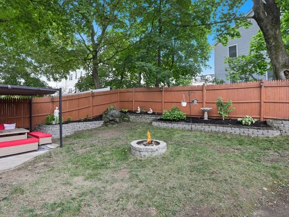 8 Ryan Pl, Swampscott MA 01907