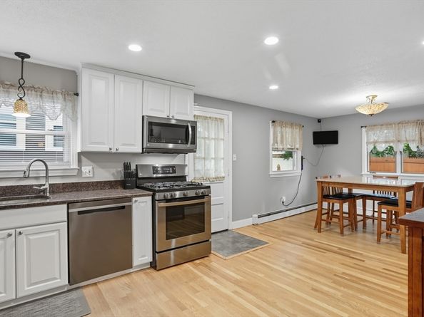 8 Ryan Pl, Swampscott MA 01907
