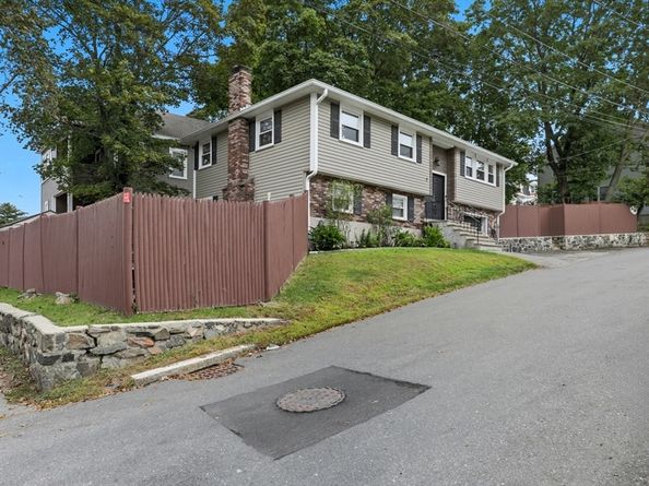 8 Ryan Pl, Swampscott MA 01907