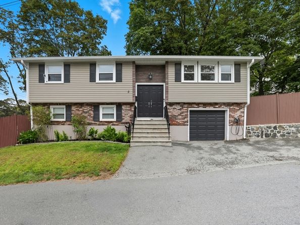 8 Ryan Pl, Swampscott MA 01907