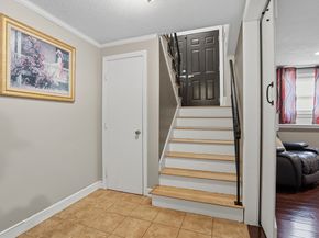 8 Ryan Pl, Swampscott MA 01907